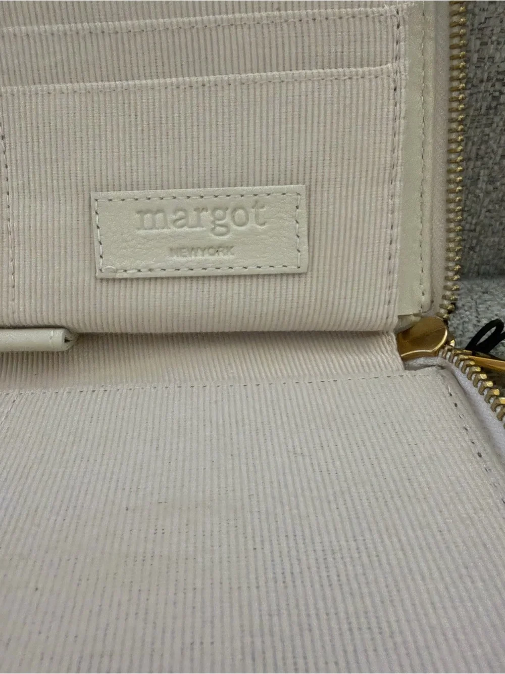 NWT margot Benita zip around large Cream Leather Zip Wallet